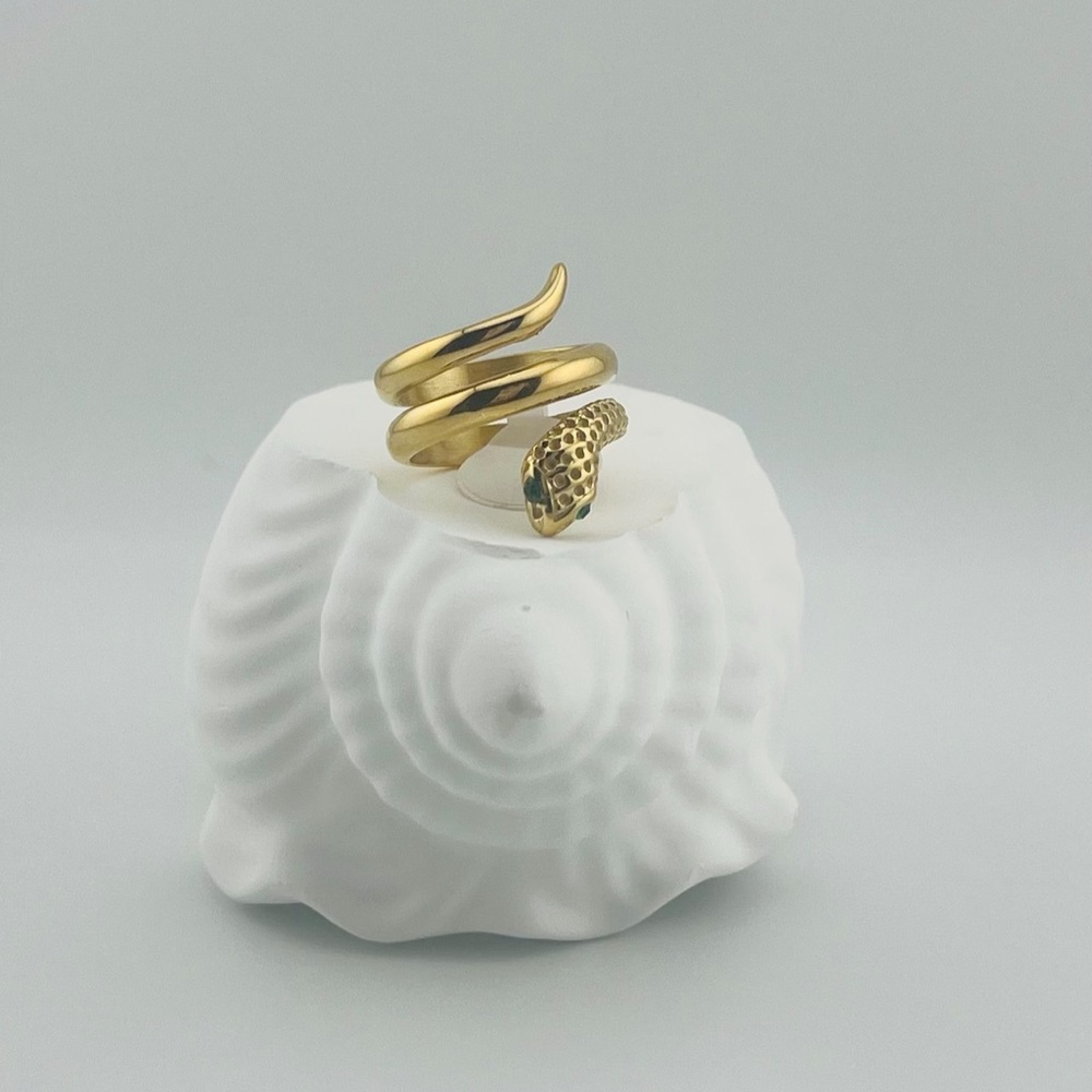 Stainless steel Elegant Gold and White Ring
